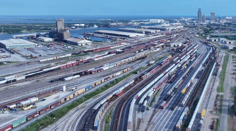 Alabama Port Authority Raises Concerns Over Proposed Union Pacific-Norfolk Southern Merger