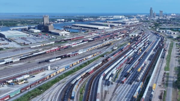 Alabama Port Authority Joins Federal Review of Rail Merger